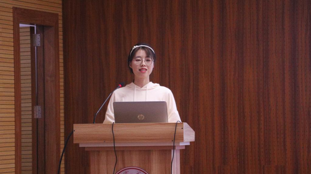 第八届员工会主席蒋欣利发言