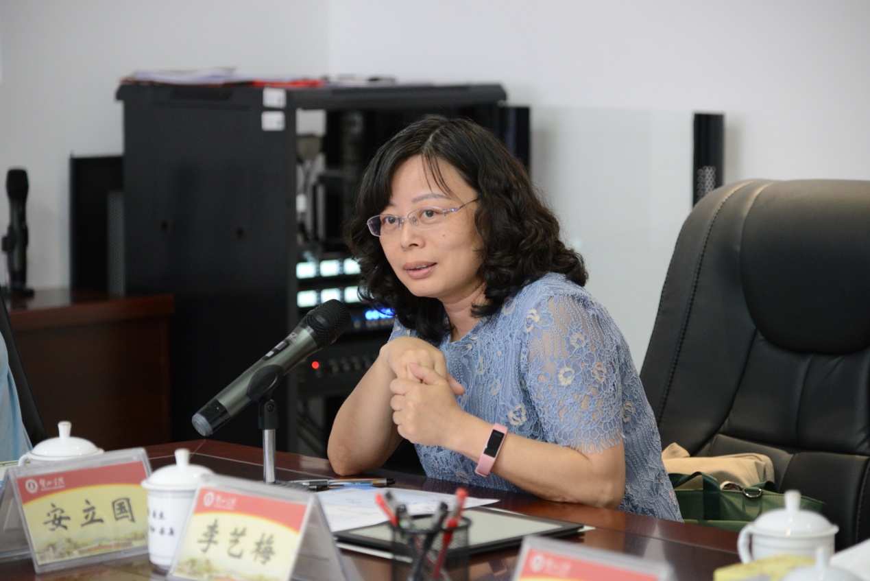 教育部高校戏剧与影视学类专业教学指导委员会委员李艺梅教授