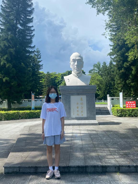 支部成员打卡红色基地剪影
