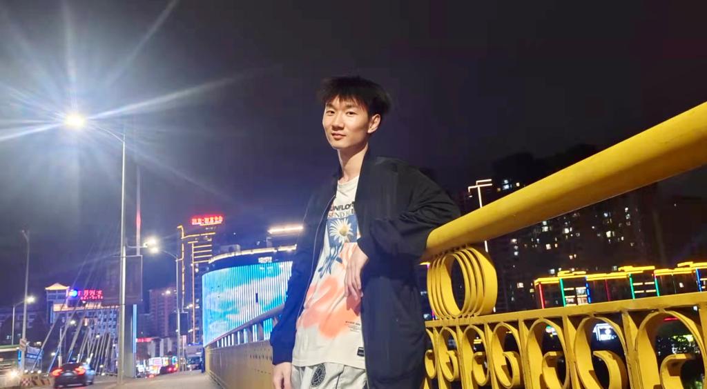 图为郑伊焮同学